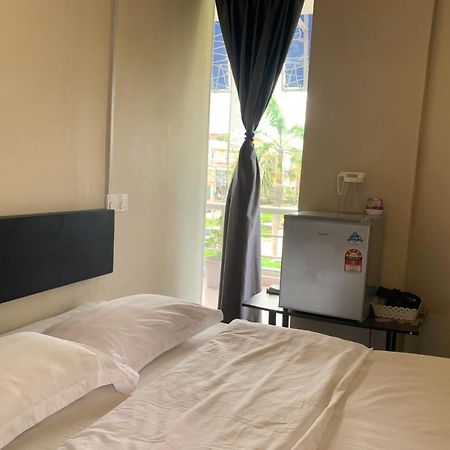 AE Semporna Guesthouse 极潜旅店 Exterior foto
