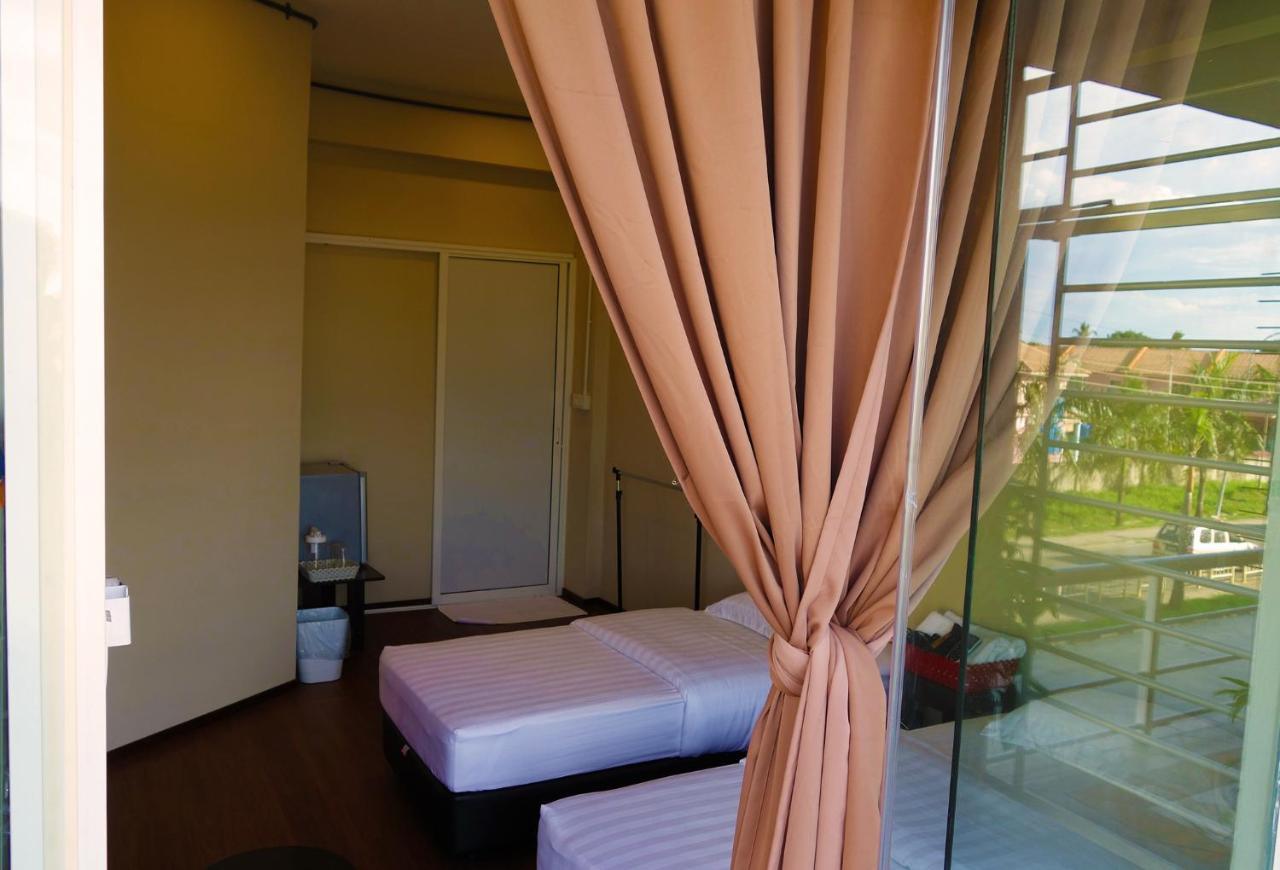 AE Semporna Guesthouse 极潜旅店 Exterior foto