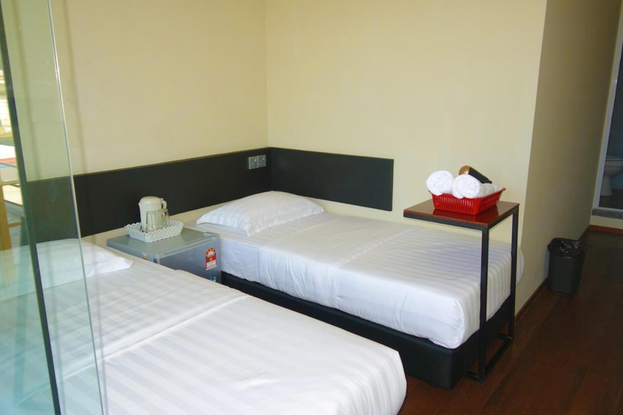 AE Semporna Guesthouse 极潜旅店 Exterior foto