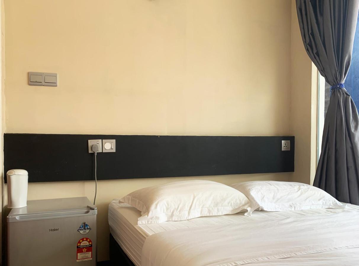 AE Semporna Guesthouse 极潜旅店 Exterior foto